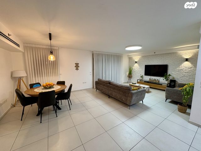 דירה, עפרה חזה 18, משכנות האומנים, קרית מוצקין