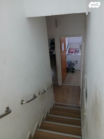 טריפלקס, מנחם בגין 10, נווה גנים, קרית מוצקין