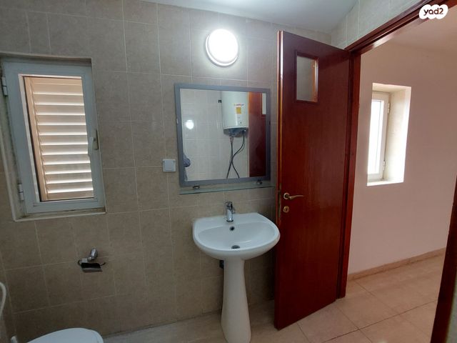 דירה, בארות 2, קרית יערים, גבעת זאב