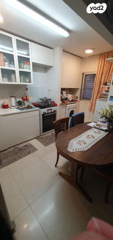 דירה, אלכסנדר רובוביץ' 1, ארמון הנציב, תלפיות מזרח, ירושלים