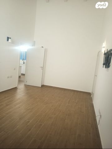 דו משפחתי, אוסישקין 32, נווה חיים, חדרה