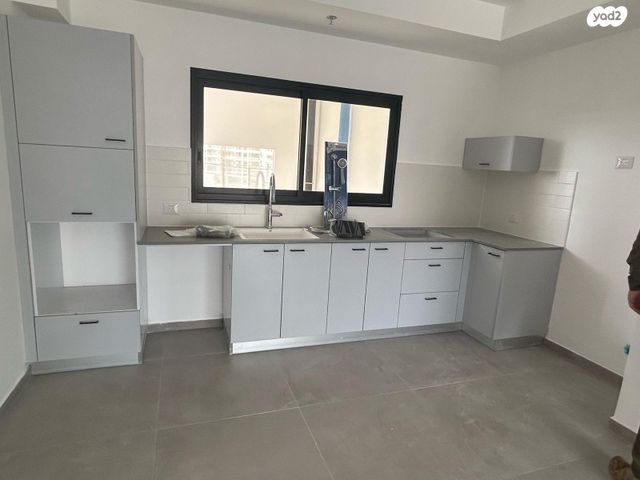 דירה, דרך ששת הימים 11, רחובות הצעירה, רחובות