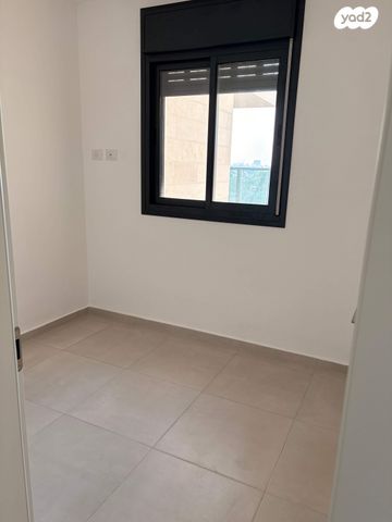 דירה, לאה גולדברג 16, צפון נס ציונה, נס ציונה