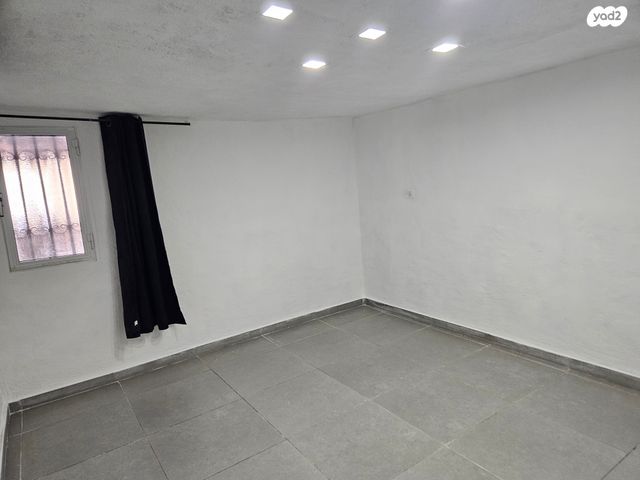 דירת גן, מורדי הגטאות 8, העיר העתיקה, רמב"ם, דרום, באר שבע