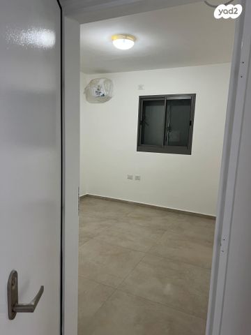 דירה, תופים 1, המוזיקה, שדרות