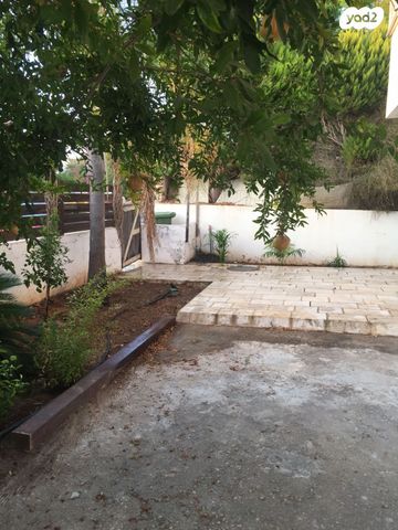 יחידת דיור, שדרות עמק חפר 85, בת חפר, בת חפר