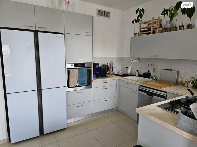 דירה, ביאליק 64, שכונת בן גוריון, מרכז העיר ג', רמת גן