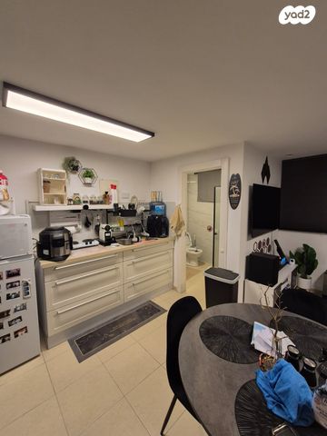 יחידת דיור, העמקים 57, מרכז הישוב, גני תקווה