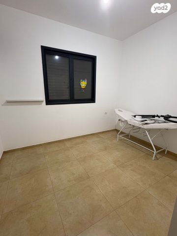 יחידת דיור, בר יהודה 33, שאר העיר, קדימה צורן