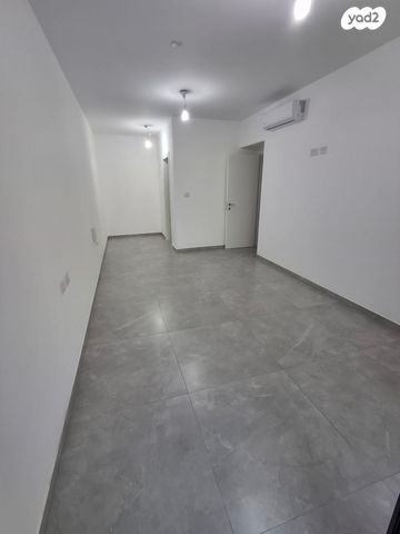 דירה, שלום הגליל 6, אריק שרון, נהריה