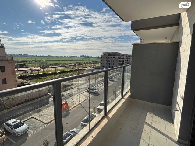 דירה, שיר השירים 3, גן יבנה מערב, גן יבנה