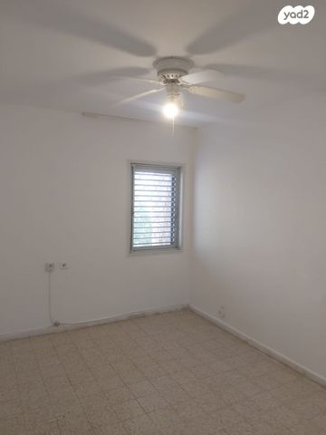 דירה, בכור שטרית 5, שכונה י"א, באר שבע