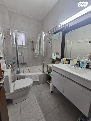 דירה, לח"י 42, הפרפר, קרית ביאליק