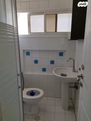 יחידת דיור, ד"ר ליכט 33, שיכון גג, אזור