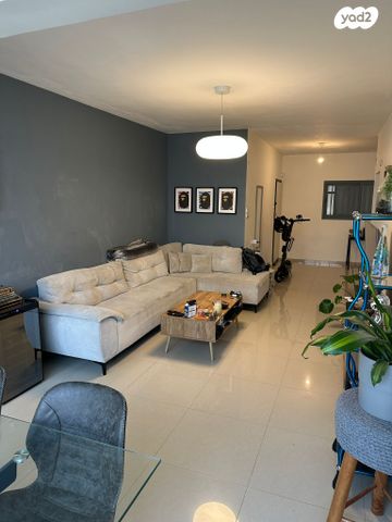 דירה, מעלה הצופים 33, שכונת חשמונאים, מרכז העיר א, רמת גן