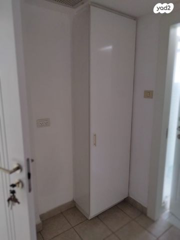 יחידת דיור, ד"ר ליכט 33, שיכון גג, אזור