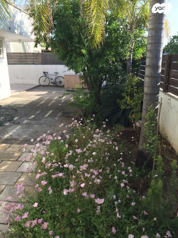 יחידת דיור, שדרות עמק חפר 85, בת חפר, בת חפר