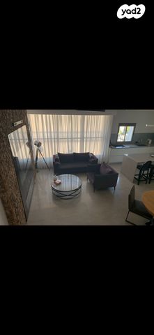 גג/ פנטהאוז, חסדאי 9, גרין ועם, חולון