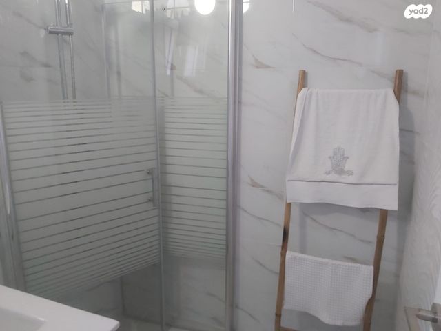 בכור שטרית 5