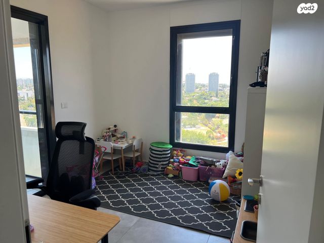 דירה, יצחק נבון 19, נאות אריאל שרון, קרית אונו