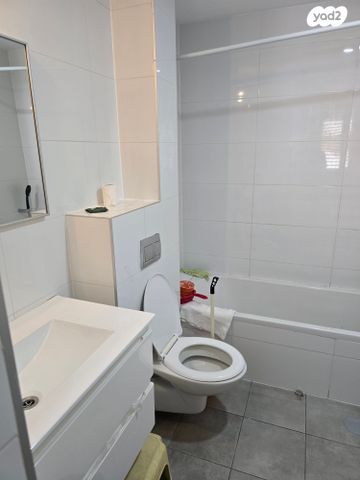 דירה, דבורה עומר 2, נאות שדה, רעננה