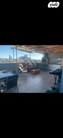 גג/ פנטהאוז, חסדאי 9, גרין ועם, חולון