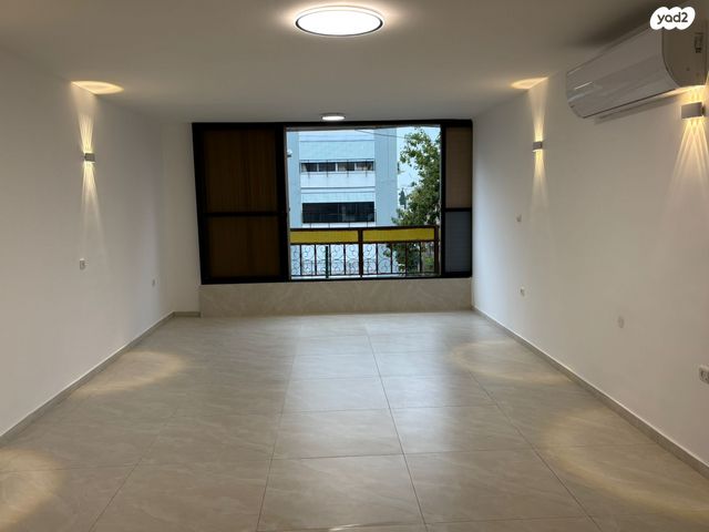 דירה, קריניצי 49, שכונת יהלום, מרכז העיר ב, רמת גן