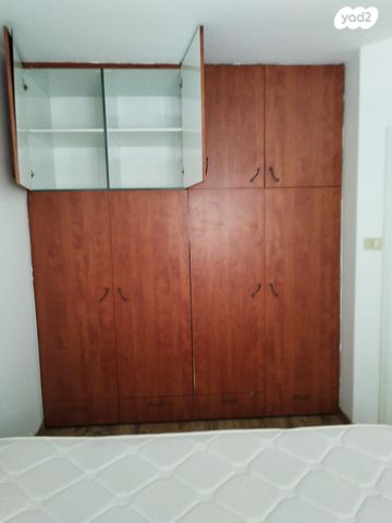 יחידת דיור, ד"ר ליכט 33, שיכון גג, אזור