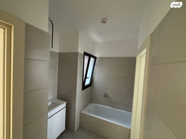 דירה, שיר השירים 3, גן יבנה מערב, גן יבנה