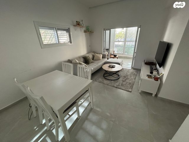 אשתורי הפרחי 20