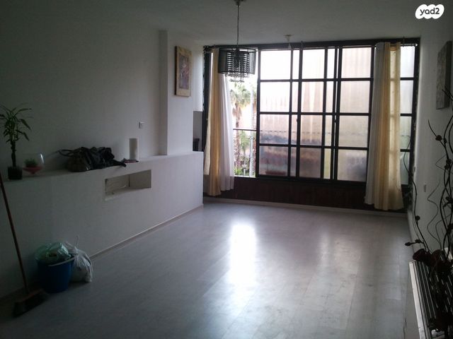 שמואל שרירא 9