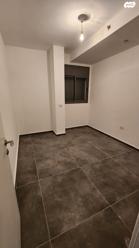 דירת גן, גאולים 52, נאות שושנים, חולון