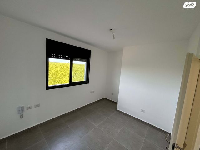 דירה, שיר השירים 3, גן יבנה מערב, גן יבנה