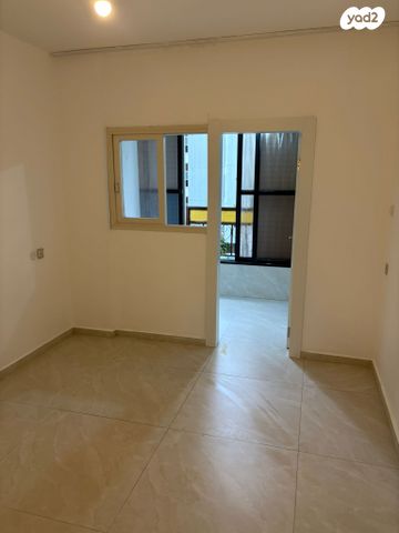 דירה, קריניצי 49, שכונת יהלום, מרכז העיר ב, רמת גן