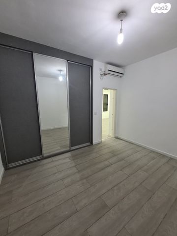 יחידת דיור, יפה נוף 52, נווה עוז, פתח תקווה