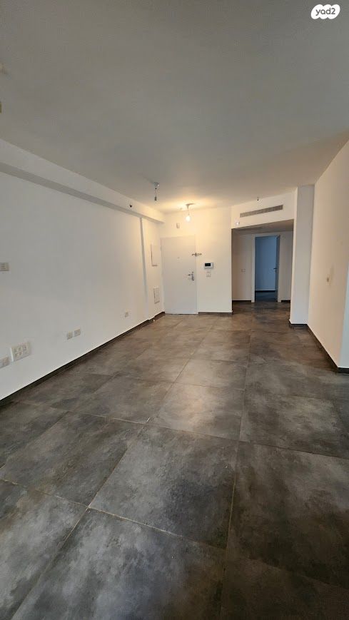 דירת גן, גאולים 52, נאות שושנים, חולון