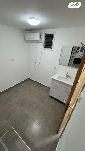 יגאל אלון 41