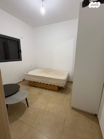 יחידת דיור, בר יהודה 33, שאר העיר, קדימה צורן