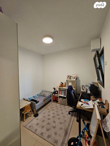 דירה, ביאליק 64, שכונת בן גוריון, מרכז העיר ג', רמת גן