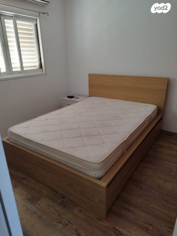 יחידת דיור, ד"ר ליכט 33, שיכון גג, אזור