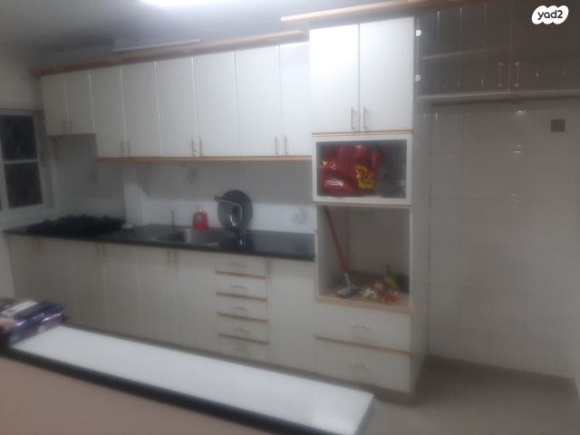 שדרות העצמאות 10