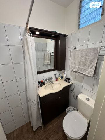 דירה, מעלה הצופים 33, שכונת חשמונאים, מרכז העיר א, רמת גן