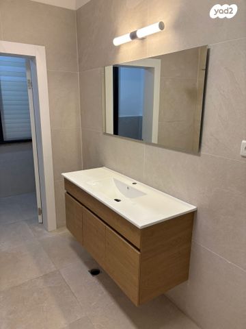 דירה, קריניצי 49, שכונת יהלום, מרכז העיר ב, רמת גן