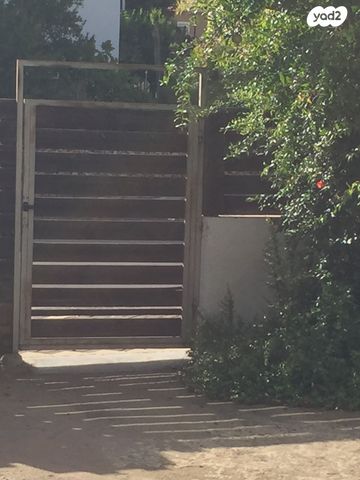 יחידת דיור, שדרות עמק חפר 85, בת חפר, בת חפר