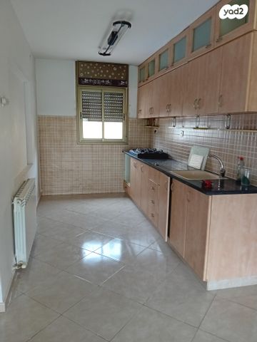 סיירת גולני 24