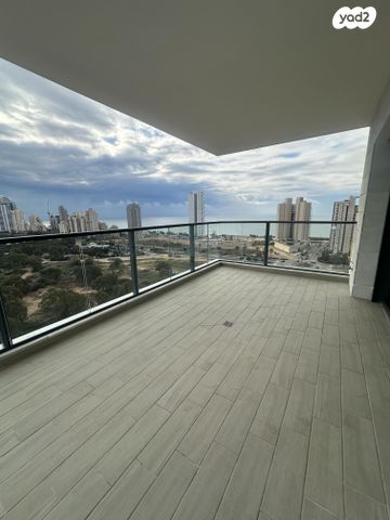 דירה, אמנון ליפקין שחק 4, נוף הטיילת, נתניה