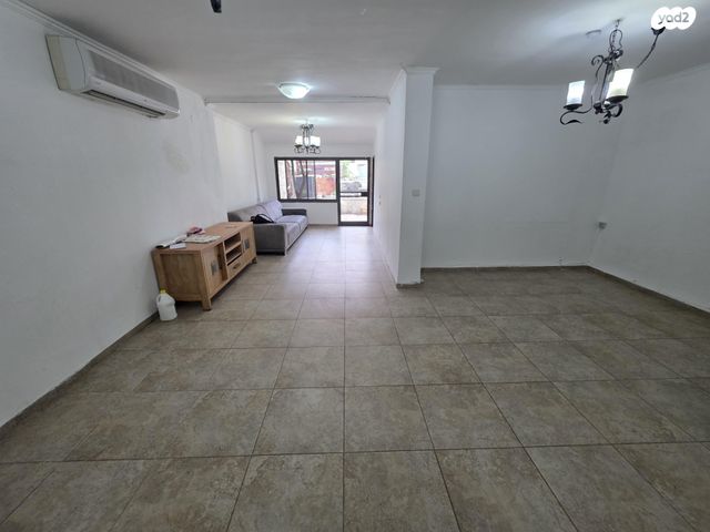 דו משפחתי, אלונים 5, גמלא, קצרין