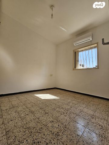 גג/ פנטהאוז, רמח"ל 8, נאות רחל, חולון