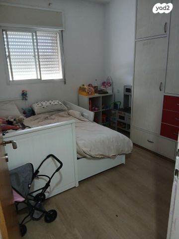 טריפלקס, מנחם בגין 10, נווה גנים, קרית מוצקין