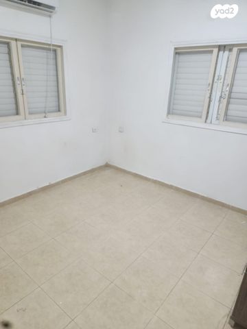 דירה, יהודה לייב פינסקר 40, רמב"ם, ראשון לציון